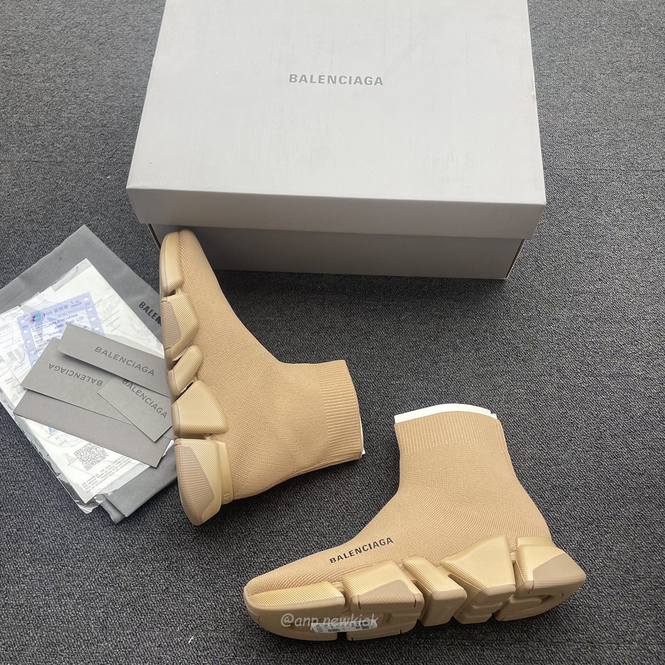 Balenciaga Speed 2.0 Beige Knit Sole Sock Sneakers (3) - newkick.vip